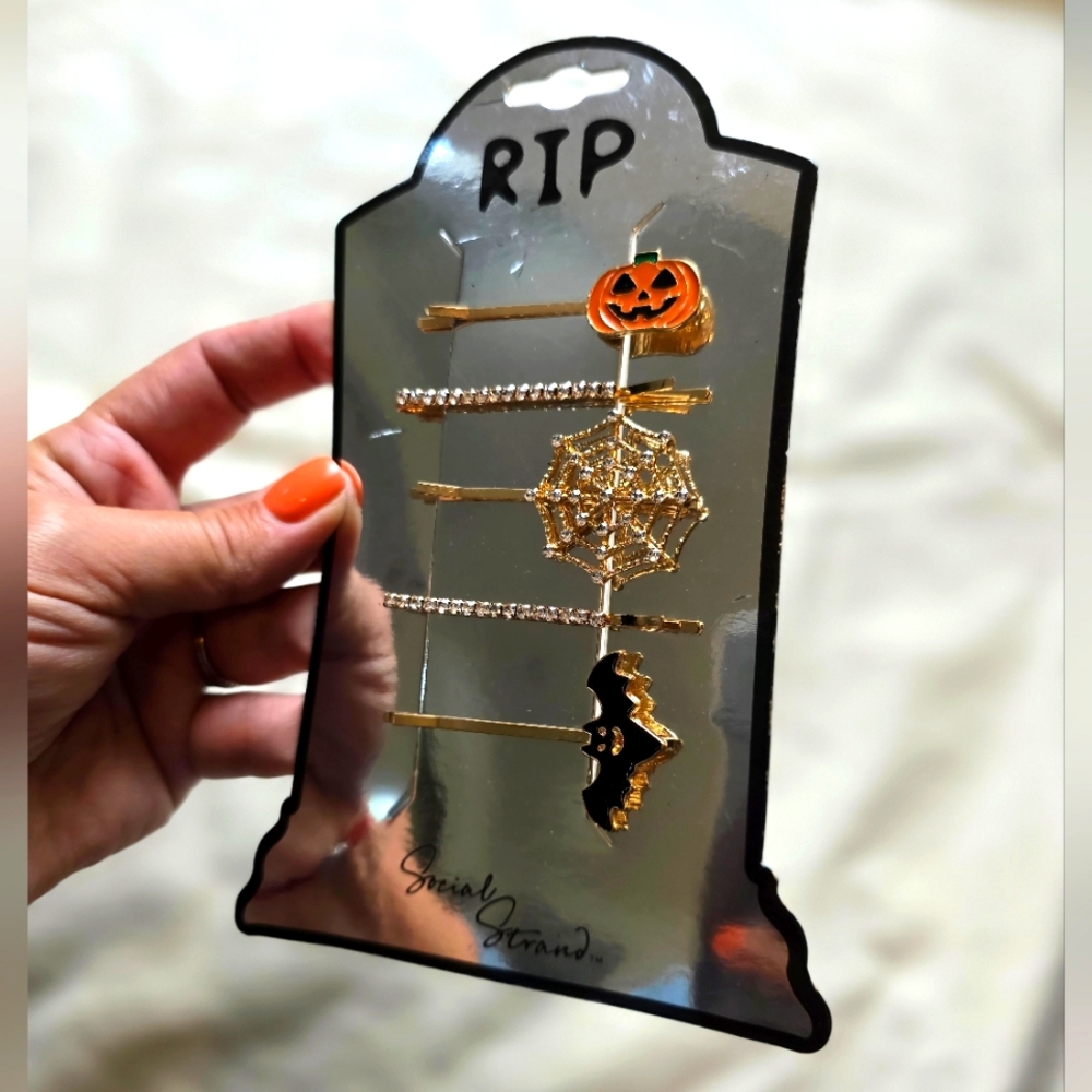 Halloween themed gold hair pins pumpkin NWT🎃